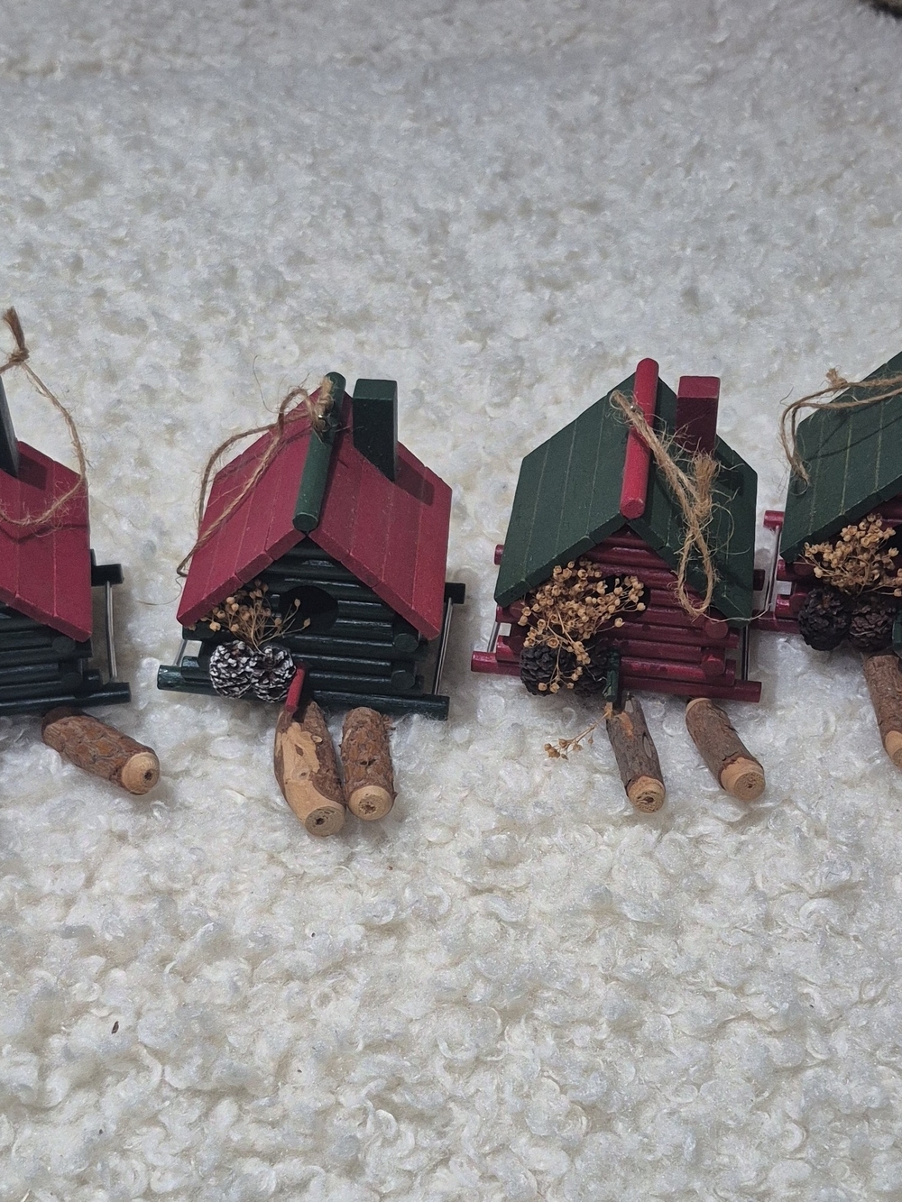VTG. Holiday Cabin Ornament Set -4 Green and Red Rustic Wood